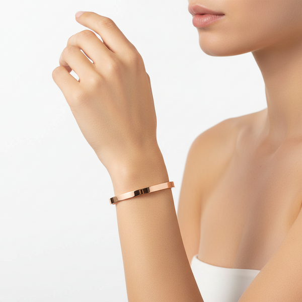 18K Gold Bangle – High Polish Finish hover