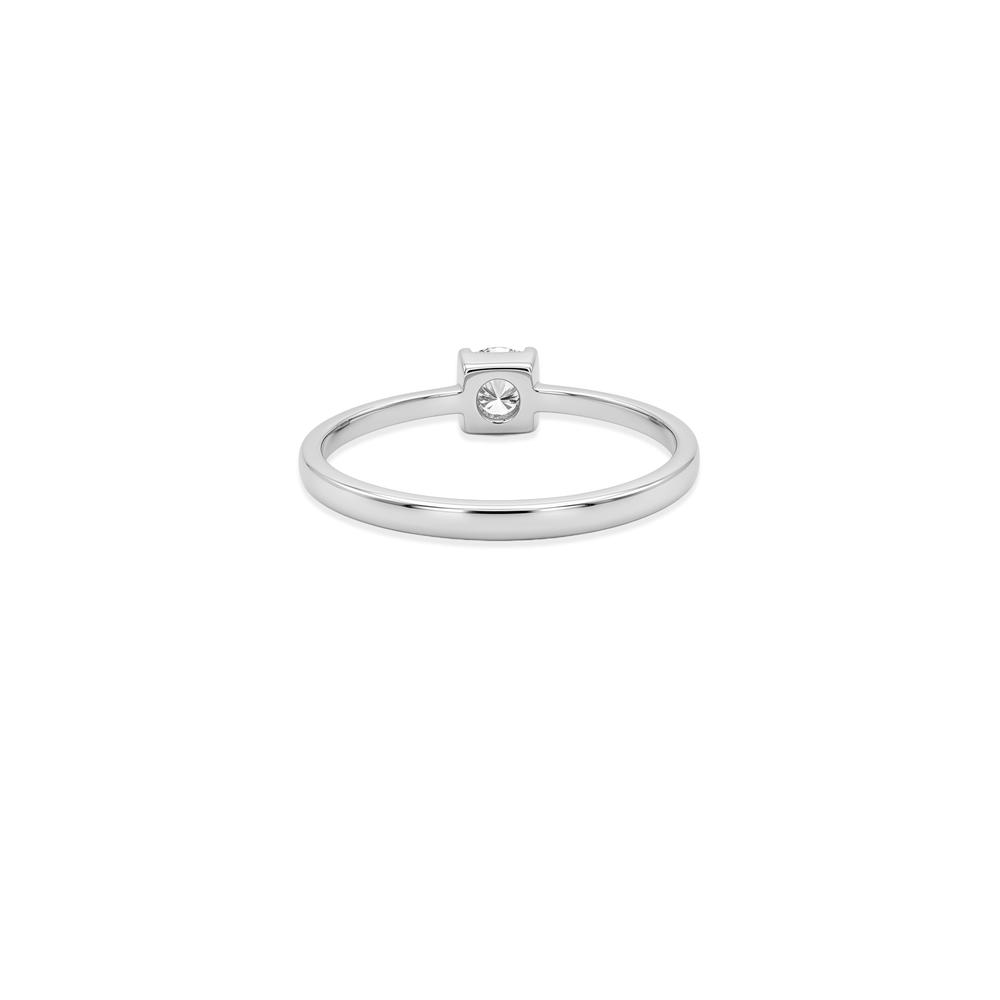 Natural Diamond Classic Round Solitaire Engagement Ring in 18K Gold