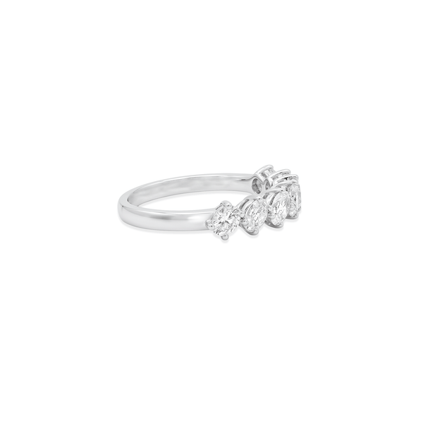 18K Gold Natural Diamond Scallop Stacker Ring hover