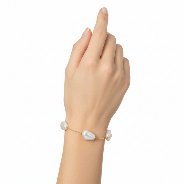 Pearl Bracelet in 18K Yellow Gold | Flashy Jewellery hover