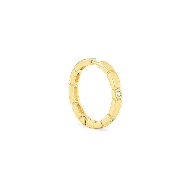 18k Gold Hoop Earrings – Luxury Dubai Jewellery hover