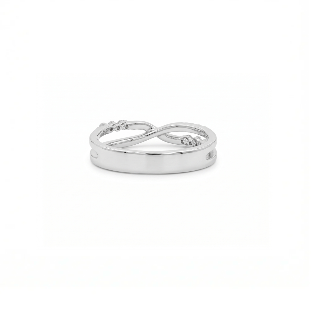 Eternal Twist Natural Diamond Ring in 18K Gold