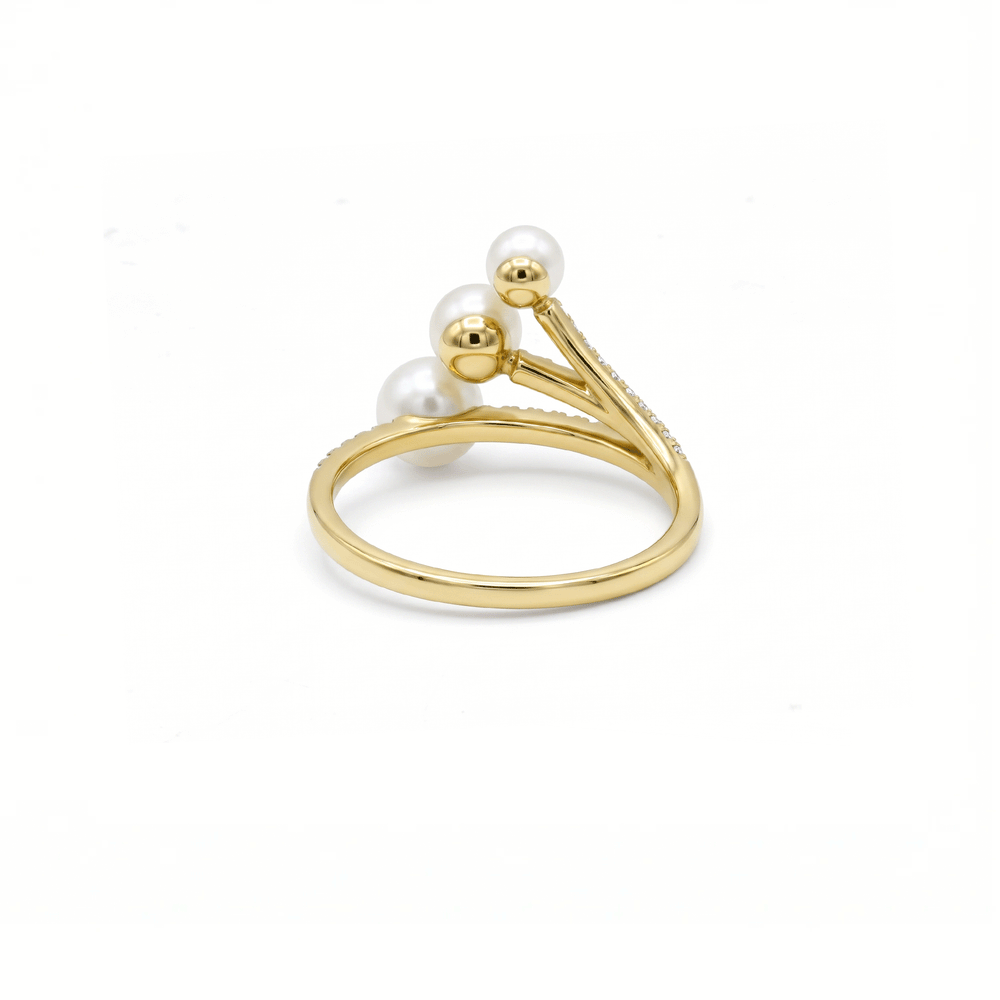 Trinity Pearl Diamond Ring in 18K Gold