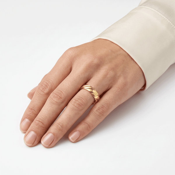 18K Gold Golden Drift Band Ring hover