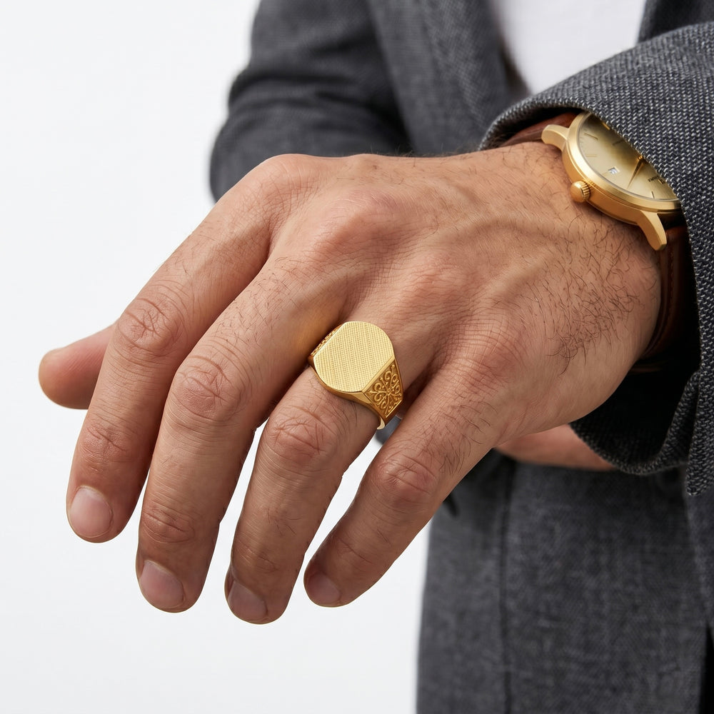 18K Gold Men’s Statement Ring – Elegant High Polish Finish