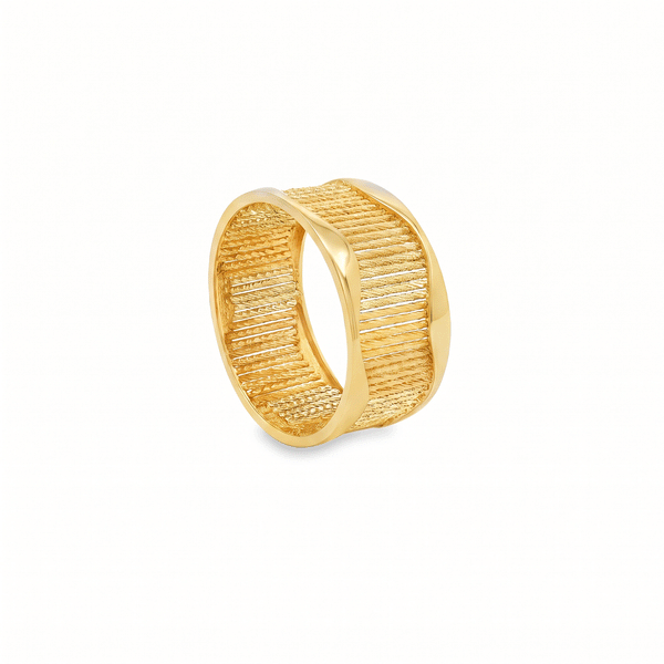 Ribbed Radiance 18K Gold Band hover