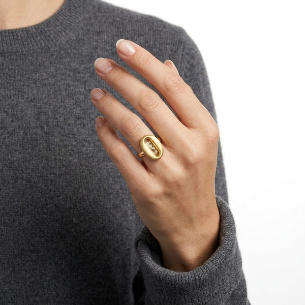 Gold Jewellery Lustre Core Oval Ring hover