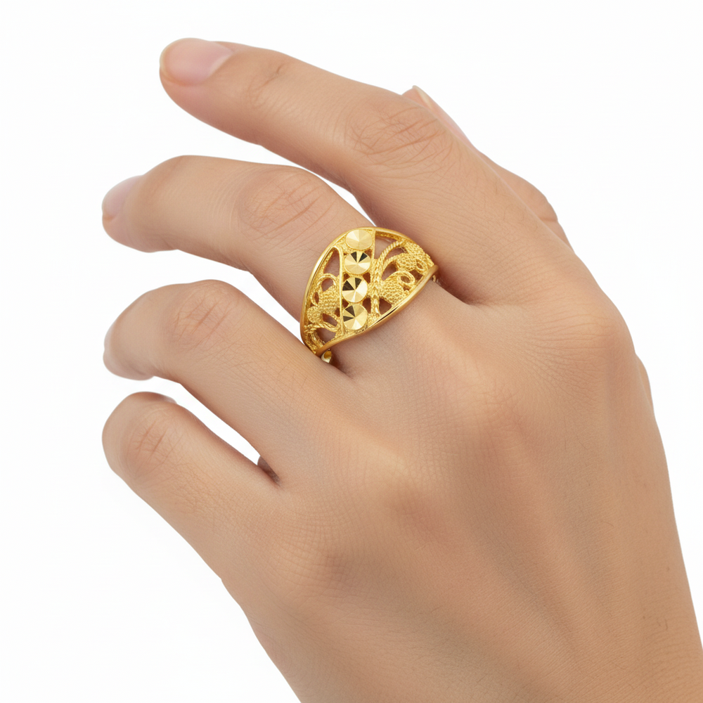 18K Gold Women’s Statement Ring – High Polish Finish