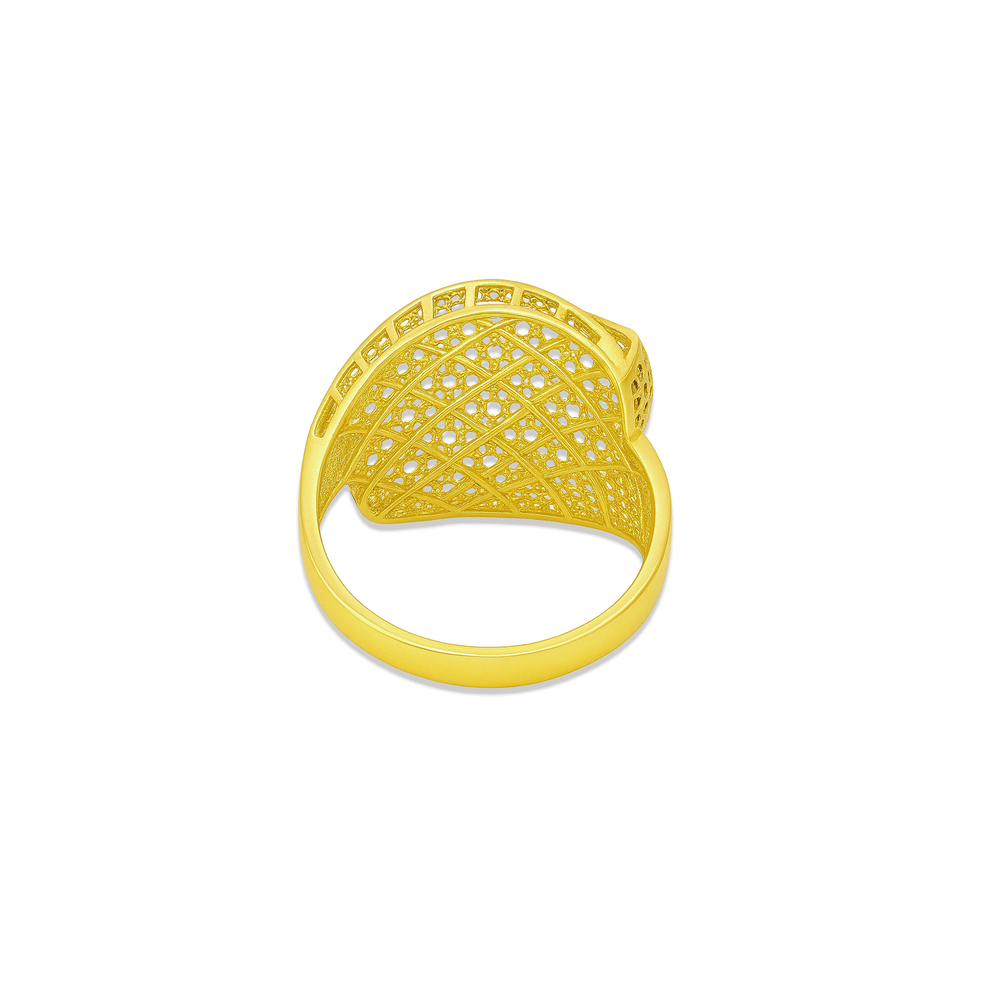 18K Gold Women’s Statement Ring – Elegant High-Polish Design